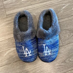 Women’s Dodger Slippers *Size 11-12*